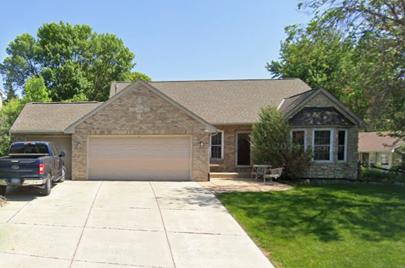 6030 Meadowood Court, Savage, MN 55378