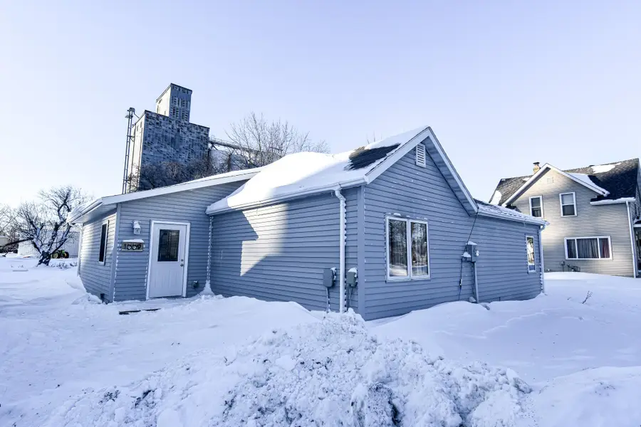 1009 Dewey Avenue N, Thief River Falls, MN 56701 - #2