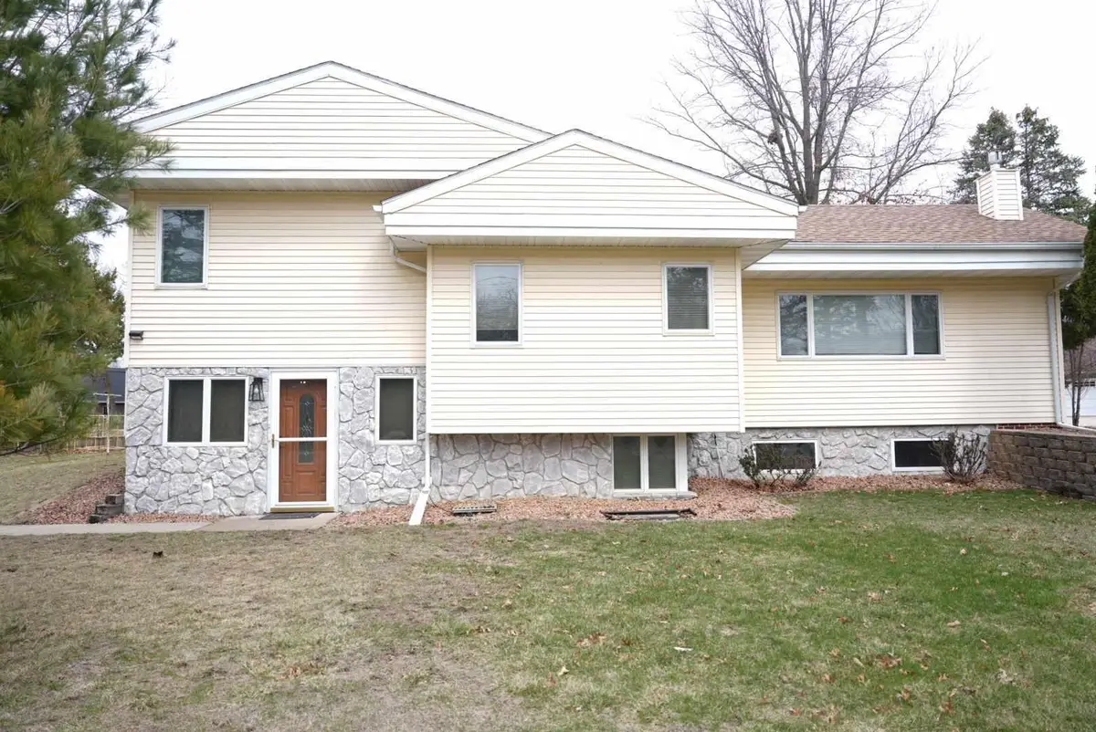 2200 10th Avenue Sw, Austin, MN 55912 - #1