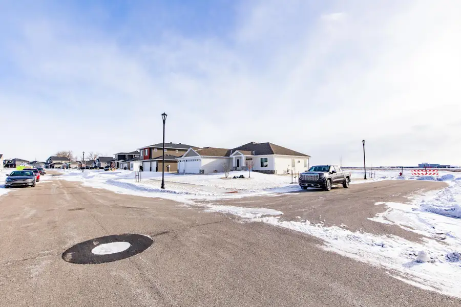 4268 Pine Parkway S, Fargo, ND 58104 - #2