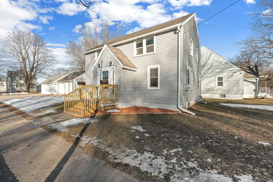 907 8th Street Se, Austin, MN 55912 - #3