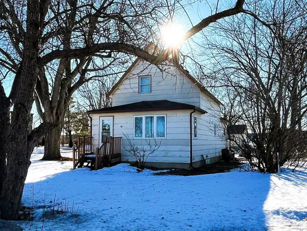 643 1st Avenue E, Cambridge, MN 55008