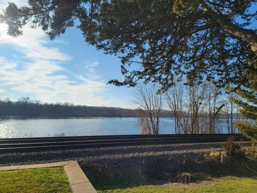 39 and 39-1/2 N Shore Drive, Fountain City, WI 54629 - Image #3