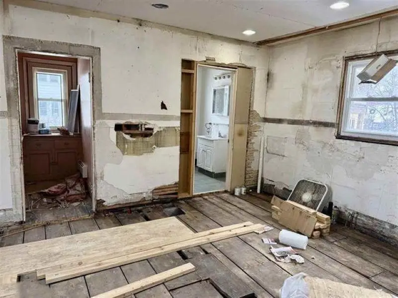 922 S 5th Avenue, Virginia, MN 55792 - #2