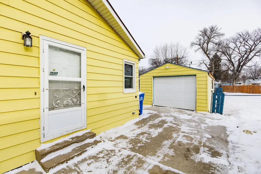 1506 15th Street S, Fargo, ND 58103 - #3