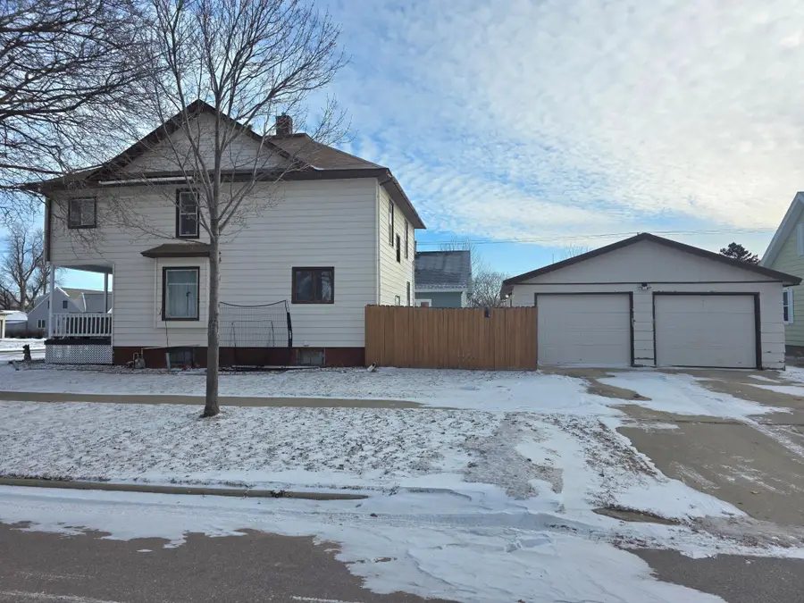 702 4th Street Se, Pipestone, MN 56164 - Image #2