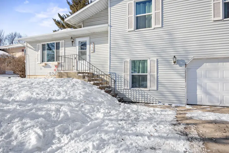 530 Jackson Street Sw, Hutchinson, MN 55350 - #3