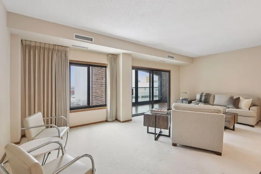 1235 Yale Place #908, Minneapolis, MN 55403 - Image #3