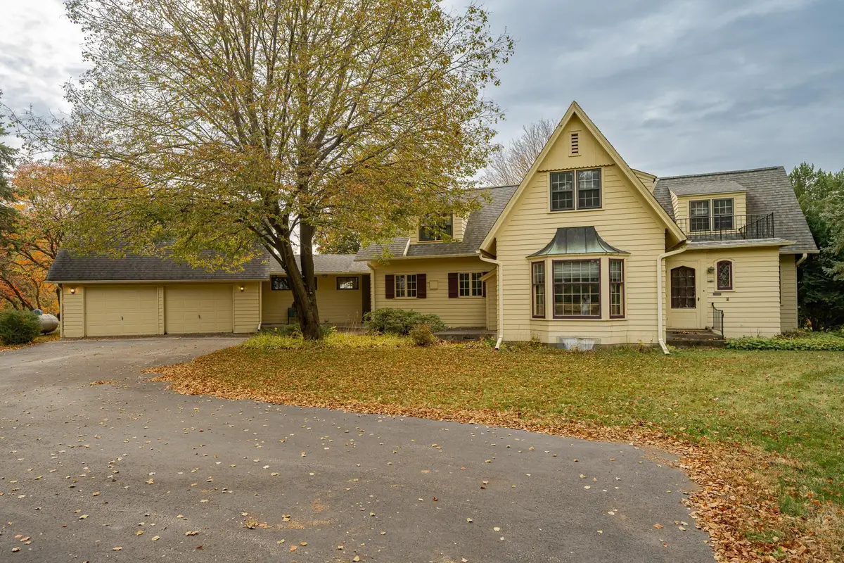 8601 County Road 3 Nw, Oronoco, MN 55960 - #1