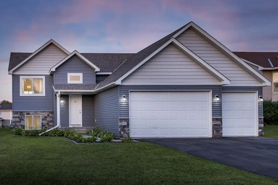 933 Cobblestone Lane, Belle Plaine, MN 56011 - #2