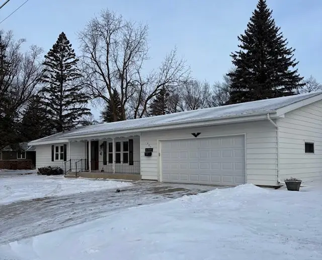 407 Eichelberger Avenue, Montevideo, MN 56265 - Image #1