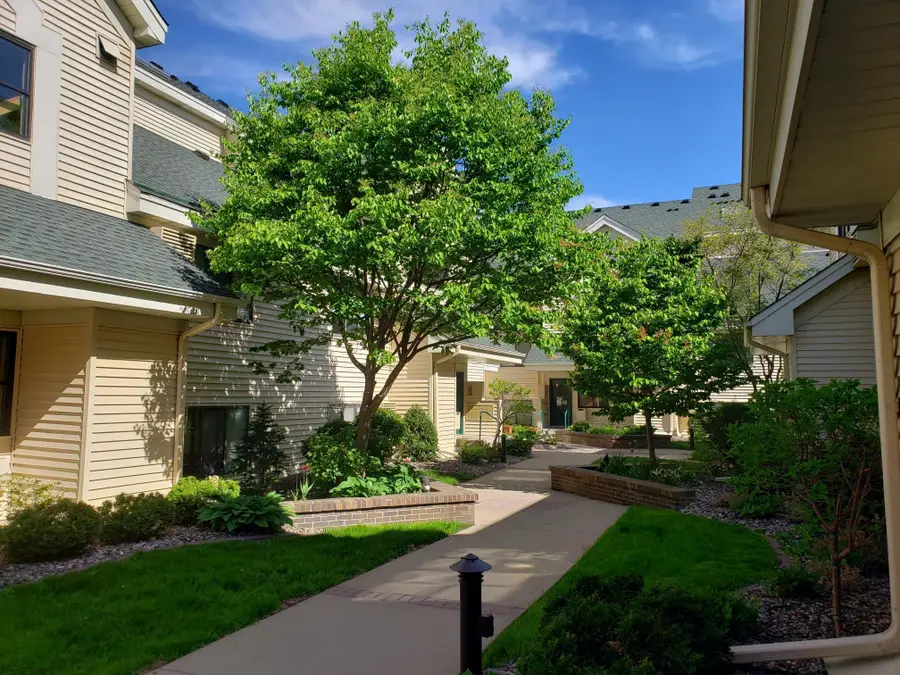 7631 Edinborough Way #5216, Edina, MN 55435 - #3