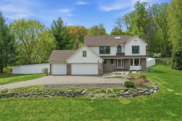 300 Trappers Pass, Chanhassen, MN 55317