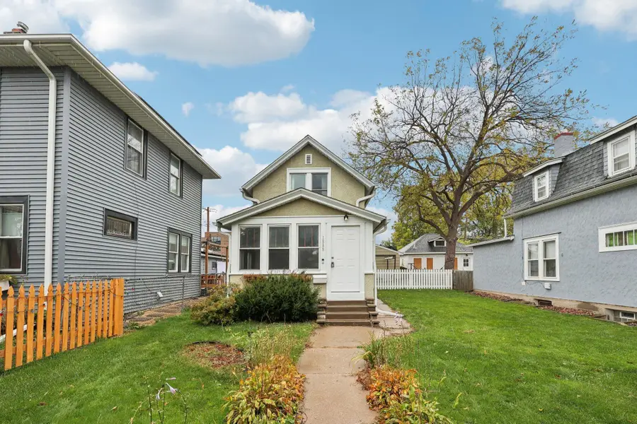 1559 Almond Avenue, Saint Paul, MN 55108 - #3