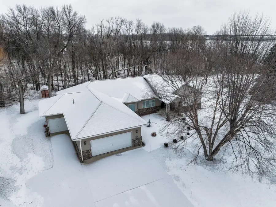 304 Lynsee Lane, Montevideo, MN 56265 - Image #3
