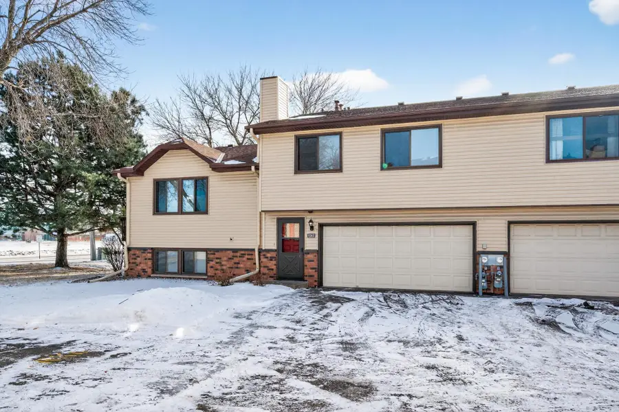 8562 S Maplebrook Circle, Brooklyn Park, MN 55445 - Image #3