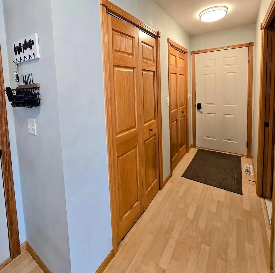 807 8th Street Sw, Pipestone, MN 56164 - #3