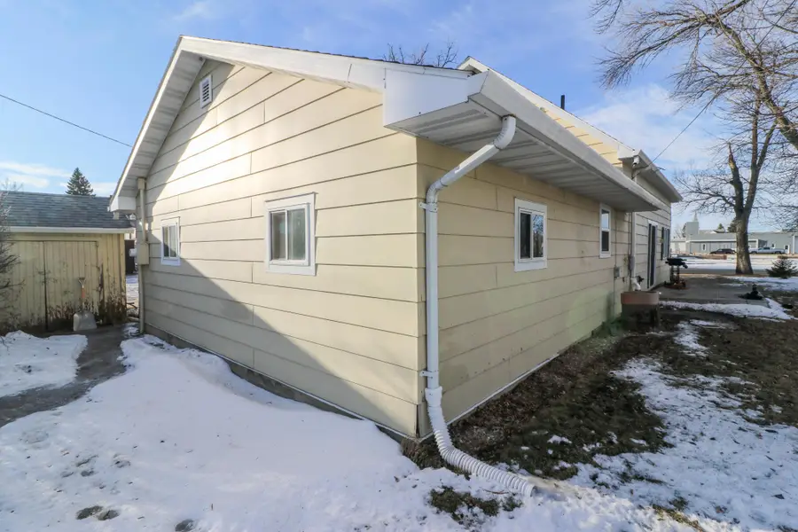 118 2nd Avenue Ne, Mayville, ND 58257 - #3