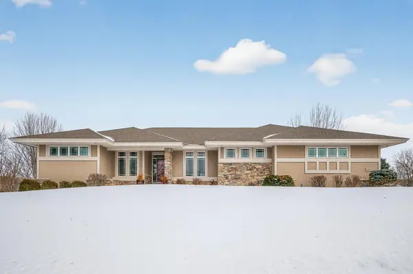 21115 Ridgewood Trail, Lakeville, MN 55044