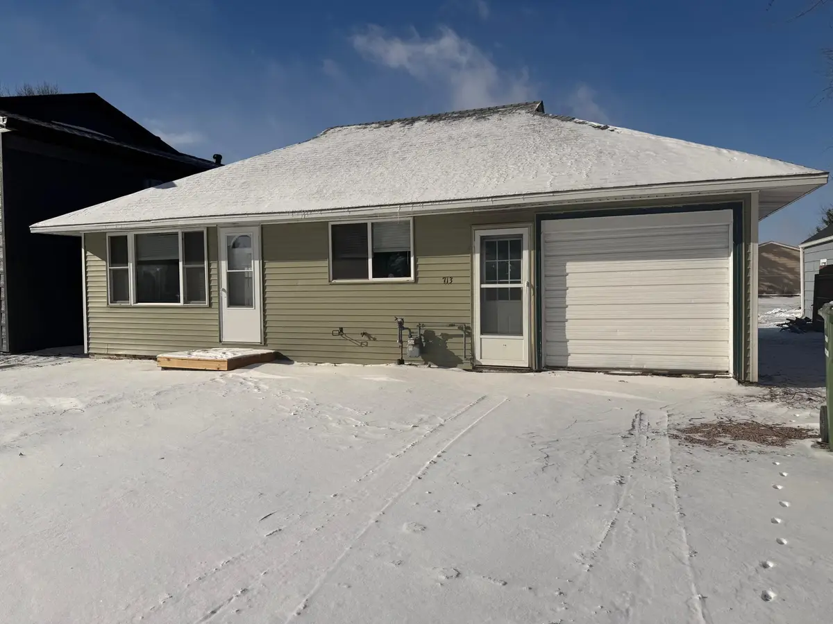 713 Pershing Boulevard, Worthington, MN 56187 - #1