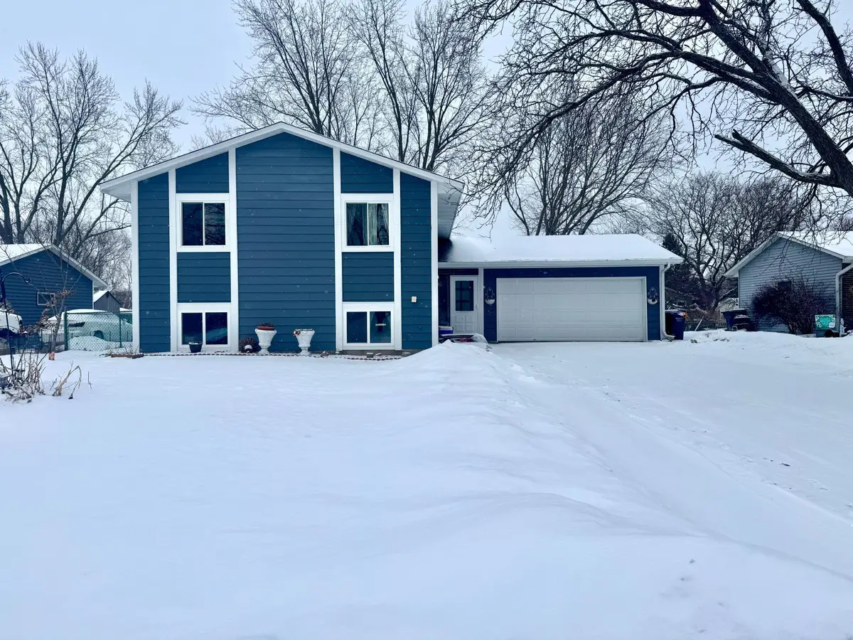 2466 Skillman Avenue E, North Saint Paul, MN 55109 - Image #1