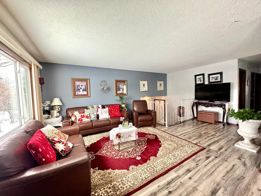 2466 Skillman Avenue E, North Saint Paul, MN 55109 - Image #2