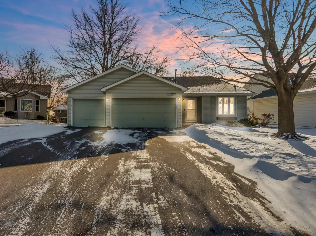 4609 Heather Way N, Oakdale, MN 55128 - Image #1