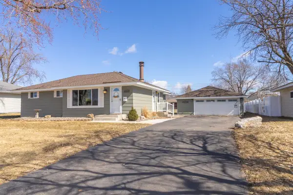 10025 Columbus Avenue S, Bloomington, MN 55420