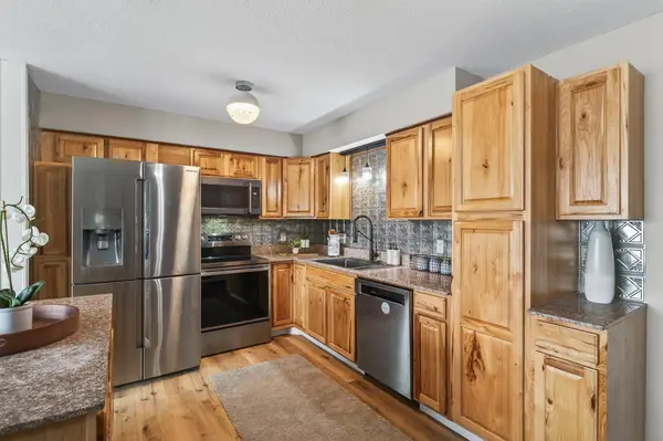 682 125th Lane Ne, Blaine, MN 55434