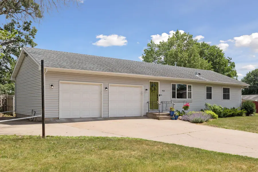 924 Marlboro Court Ne, Spring Lake Park, MN 55432 - #2