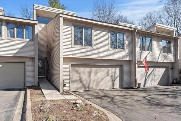 8405 137th Court, Apple Valley, MN 55124