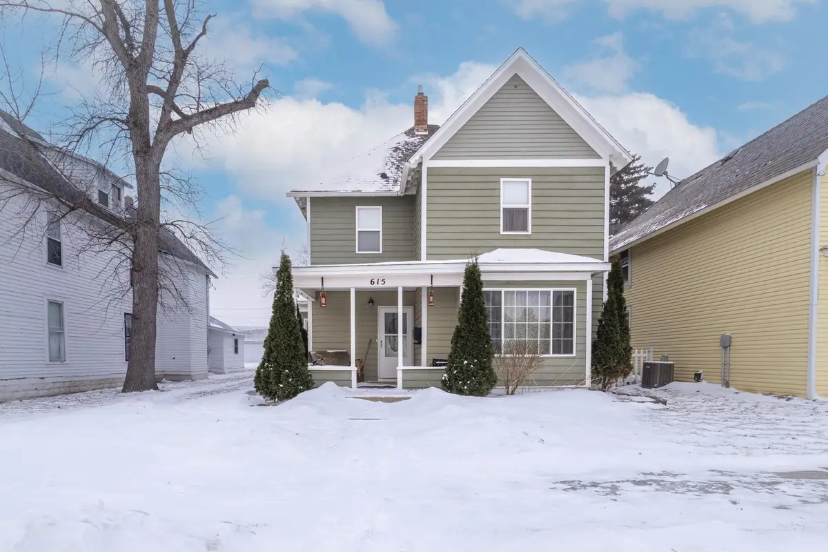 615 Central Avenue N, Valley City, ND 58072 - #1