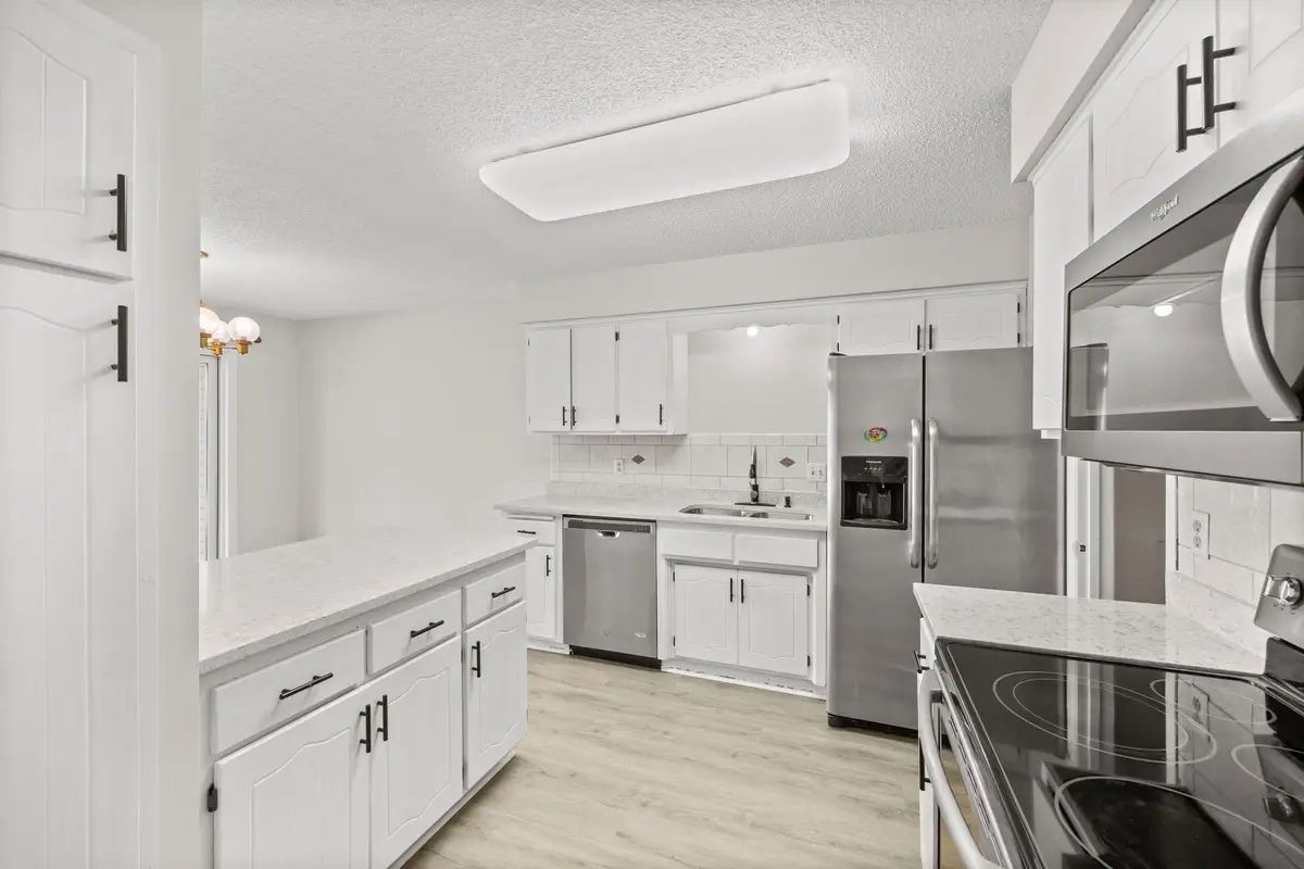 1049 Greenhaven Drive, Vadnais Heights, MN 55127 - #1