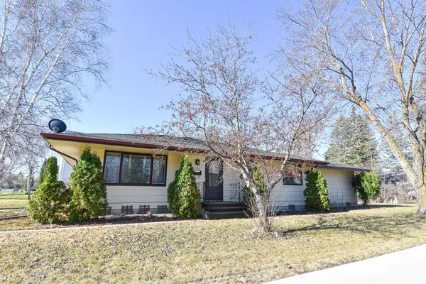 245 Kneale Avenue N, Thief River Falls, MN 56701