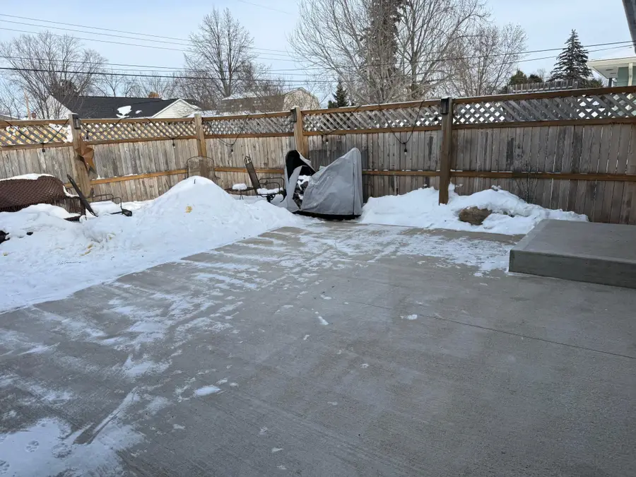 416 W Tyler Avenue, Eau Claire, WI 54701 - Image #2