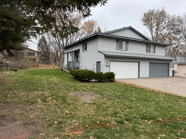 8275 Cypress Lane, Eden Prairie, MN 55347