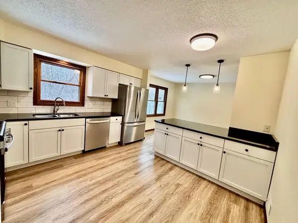 2700 Crestwood Circle, Hopkins, MN 55305