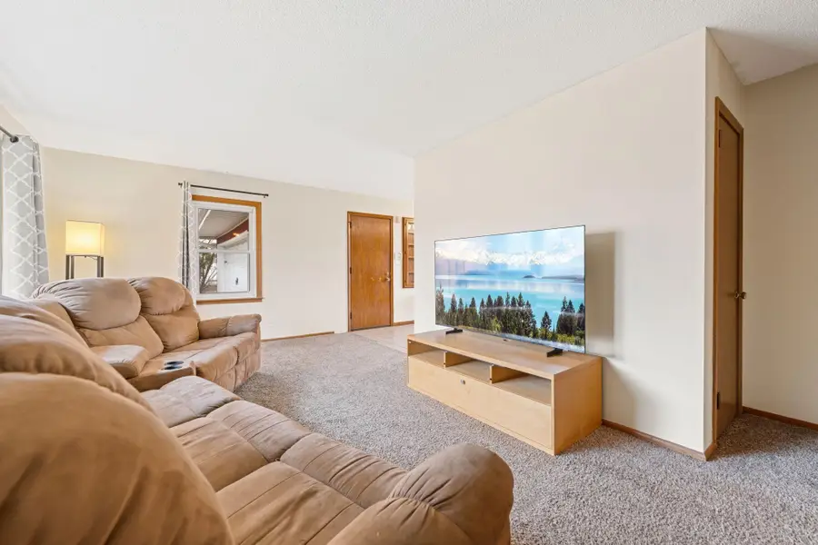 6140 Rainbow Drive Ne, Fridley, MN 55432 - #3