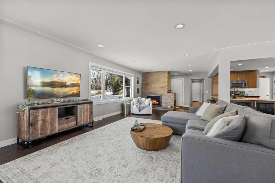 605 Kingsview Lane N, Plymouth, MN 55447 - Image #2