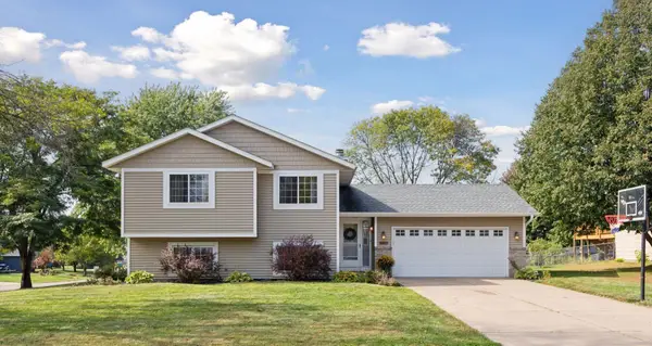 2260 Hallmark Avenue N, Oakdale, MN 55128