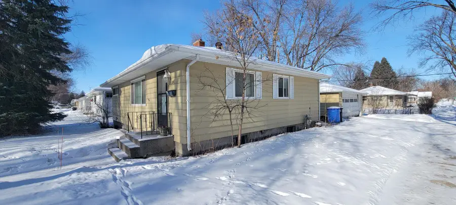 301 21st Avenue N, Fargo, ND 58102 - #3