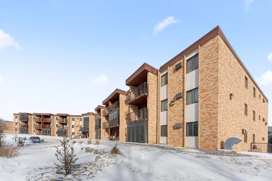 2690 Oxford Street N #209, Roseville, MN 55113 - Image #2