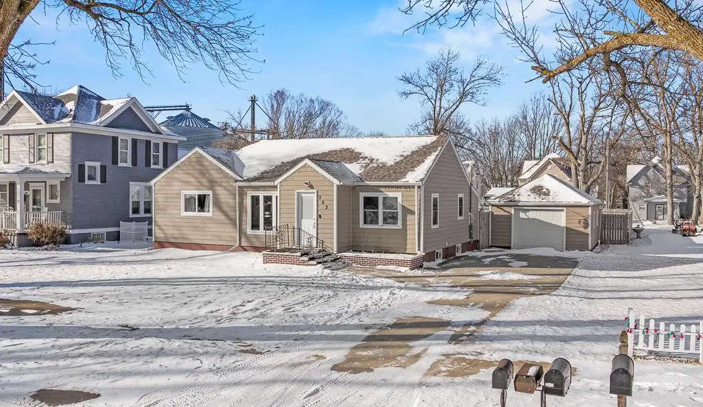 302 S Oak Street, Hendricks, MN 56136 - Image #1