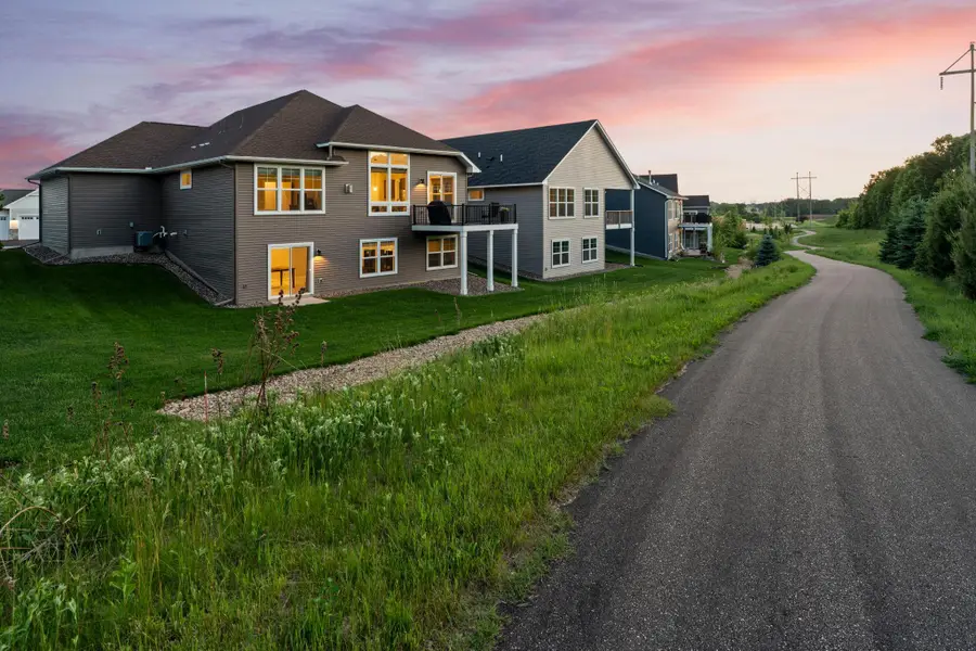 9062 7th Street N, Lake Elmo, MN 55042 - #3