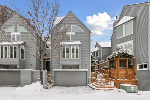 30 Greenway Gables, Minneapolis, MN 55403