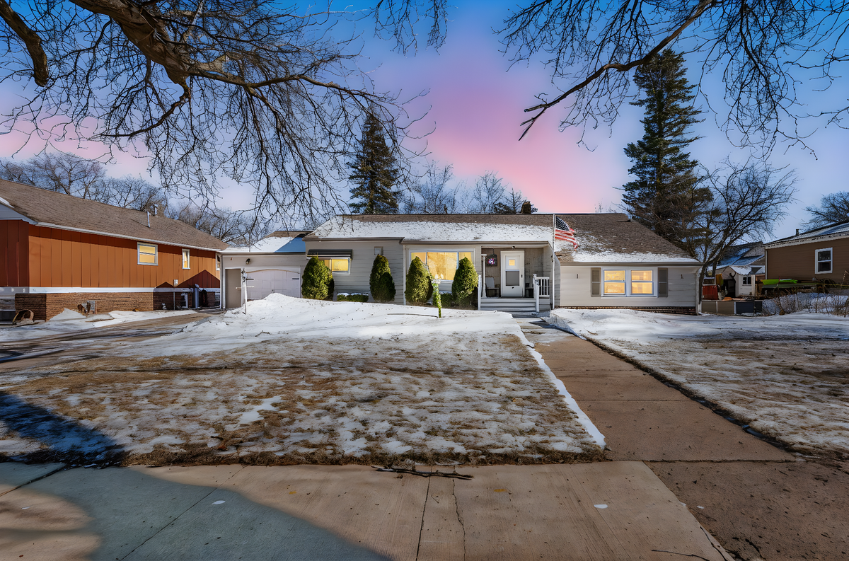 206 N 3rd Avenue E, Truman, MN 56088 - #1