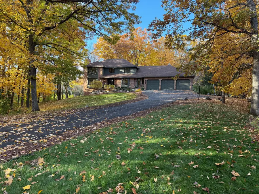 18300 8th Avenue N, Plymouth, MN 55447 - Image #2