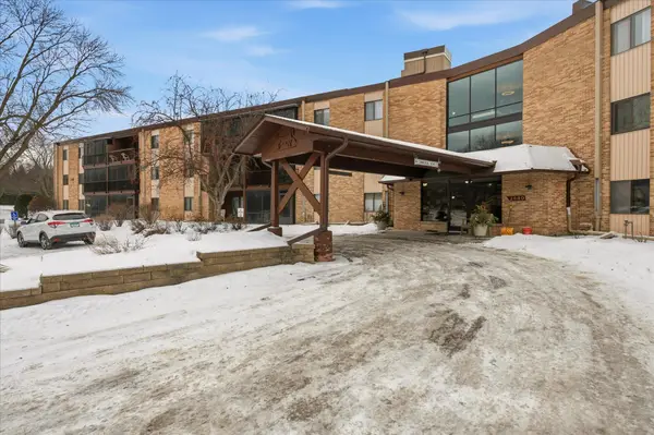 2680 Oxford Street N #125, Roseville, MN 55113