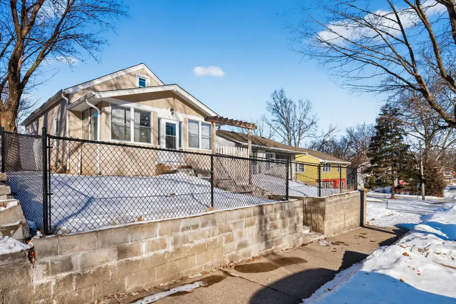 219 Winona Street W, West Saint Paul, MN 55118 - #2