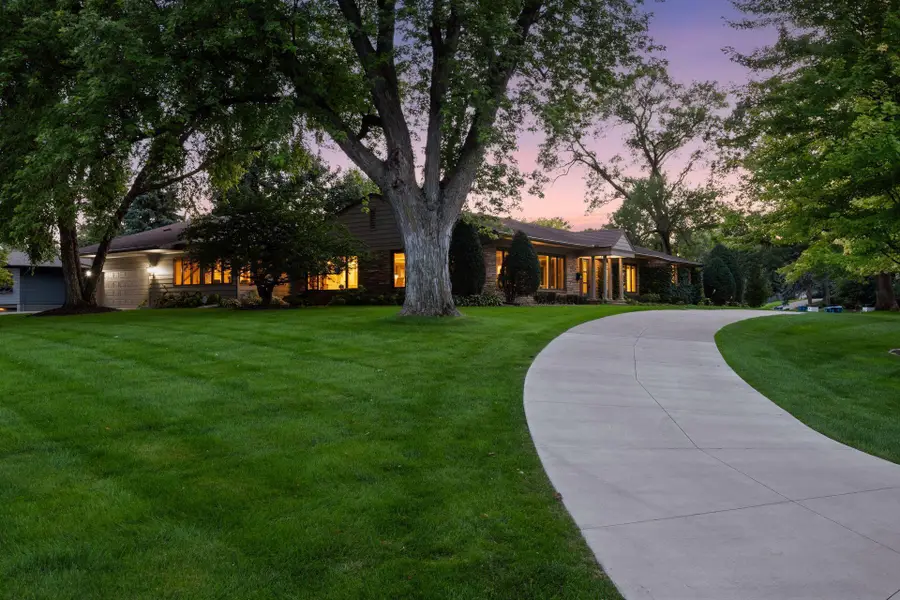 4801 Woodhill Way, Edina, MN 55424 - Image #2